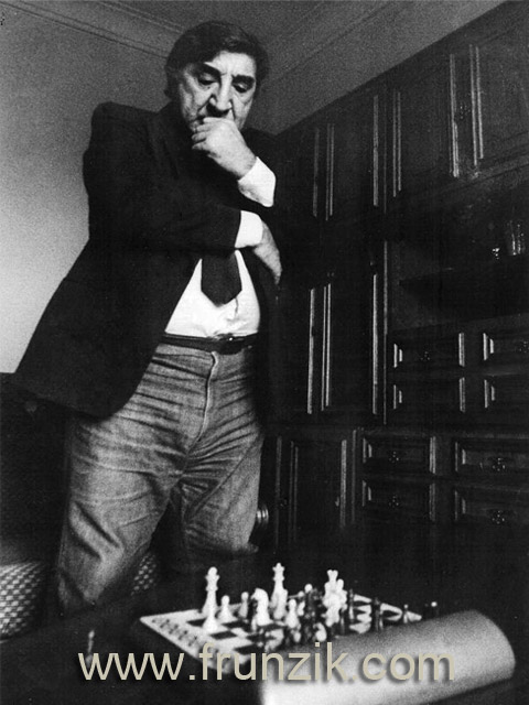 Фрунзик Мкртчян и его первый шахматный компьютер