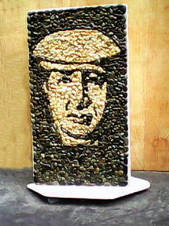 Портрет Фрунзика Мкртчяна, (Мозаика из камней) Автор Левон Хачатурян